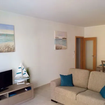 Modern Close To Beach Διαμέρισμα *