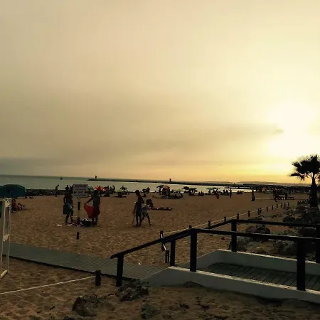 Modern Close To Beach Διαμέρισμα